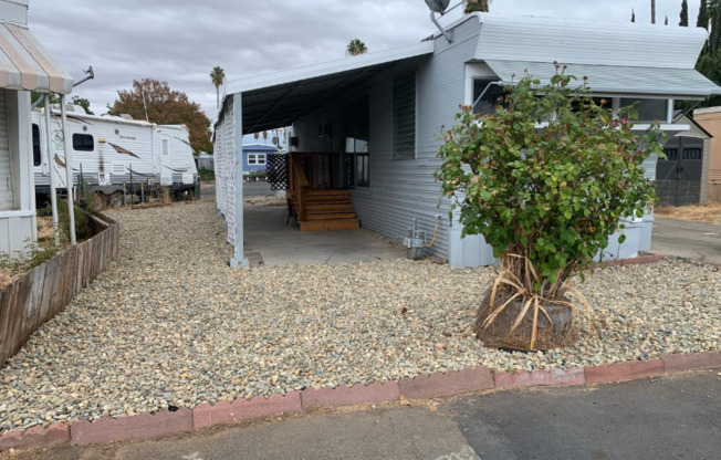 7739 WHISPERING PALMS DR