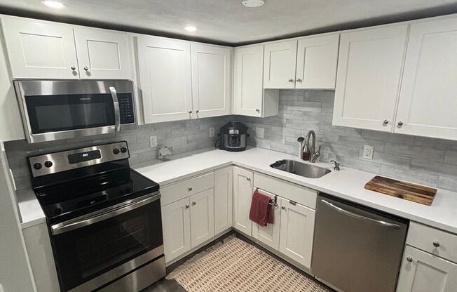 1 bed, 1 bath, 900 sqft, $2,650, Unit 114