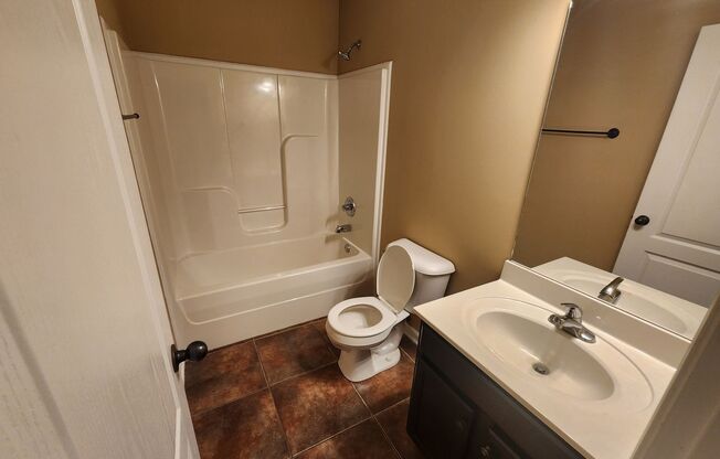 3 bedroom townhouse available now