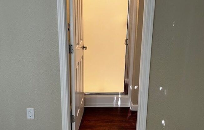 2 beds, 2 baths, 900 sqft, $2,015, Unit 124