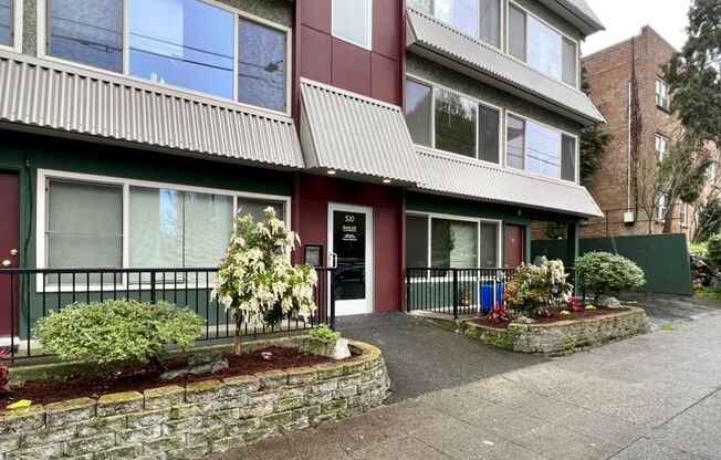 1 bed, 1 bath, 650 sqft, $1,685, Unit 102
