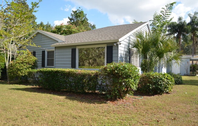Updated 3/2 House with Bonus Room in Lake Como Area of Downtown Orlando