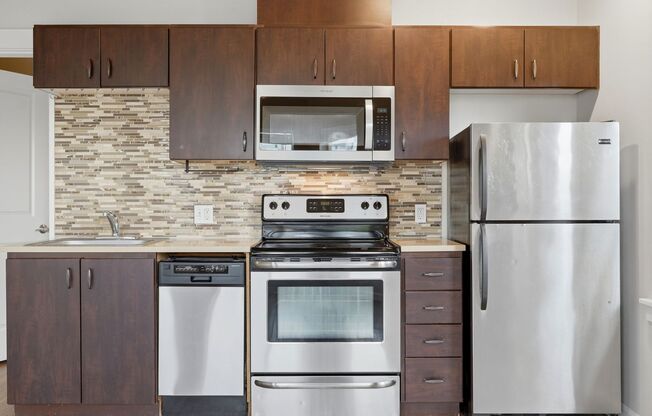 2 beds, 1 bath, 552 sqft, $1,725, Unit 413