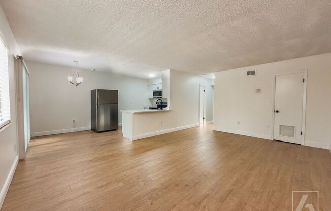 2 beds, 1 bath, 829 sqft, $1,900, Unit 615#C6