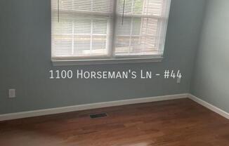 1100 HORSEMAN'S LN