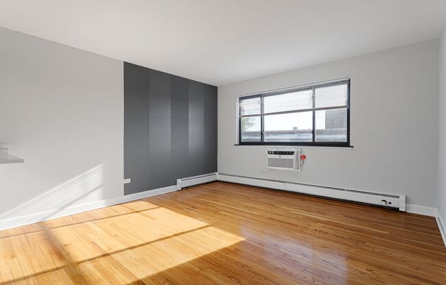 Studio, 1 bath, 275 sqft, $1,375, Unit 533