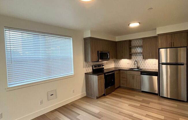 1 bed, 1 bath, $1,395, Unit 302