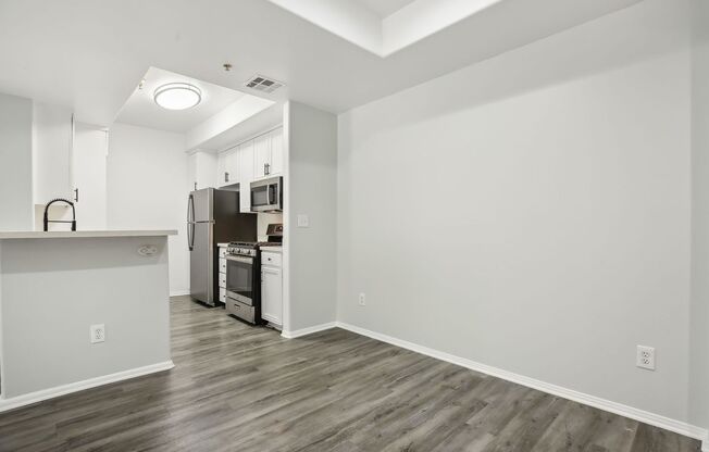 2 beds, 2 baths, 1,150 sqft, $3,698, Unit 212