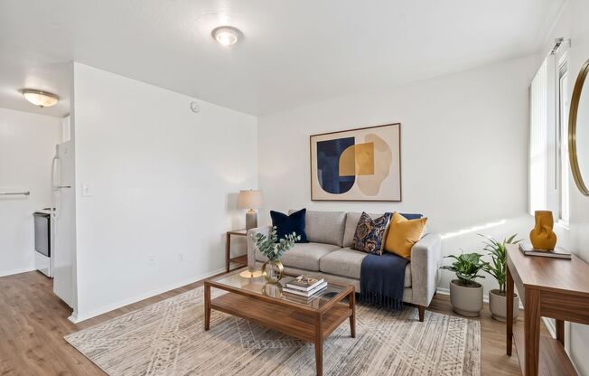 1 bed, 1 bath, 800 sqft, $925, Unit 1904 W 58