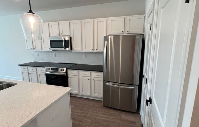 2 beds, 2 baths, 1,190 sqft, $2,000, Unit B305