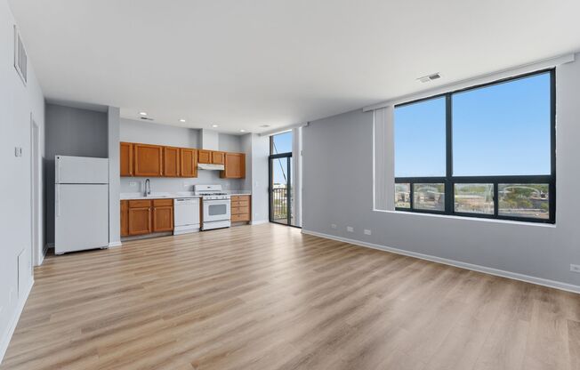 Studio, 1 bath, 353 sqft, $1,600, Unit 604