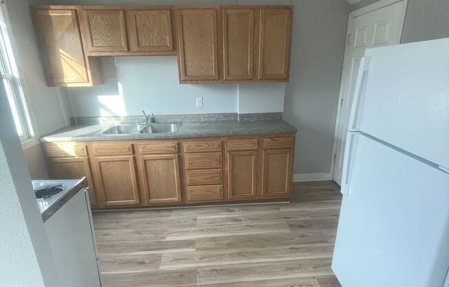 3 Bedroom 1 bath Townhome for Rent!