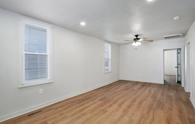 3 Bedroom, 1 Bathroom remodeled house!