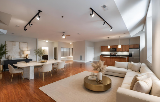 2 beds, 2 baths, 1,100 sqft, $1,740, Unit L19