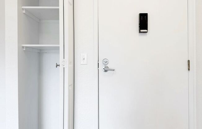 Studio, 1 bath, 480 sqft, $1,395, Unit 422