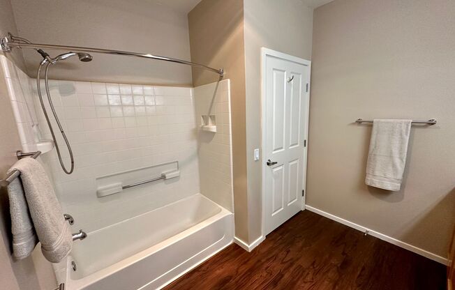 1 bed, 1 bath, 868 sqft, $2,700, Unit Unit 505