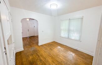 1 bed, 1 bath, $795, Unit 1464 N Chester Ave