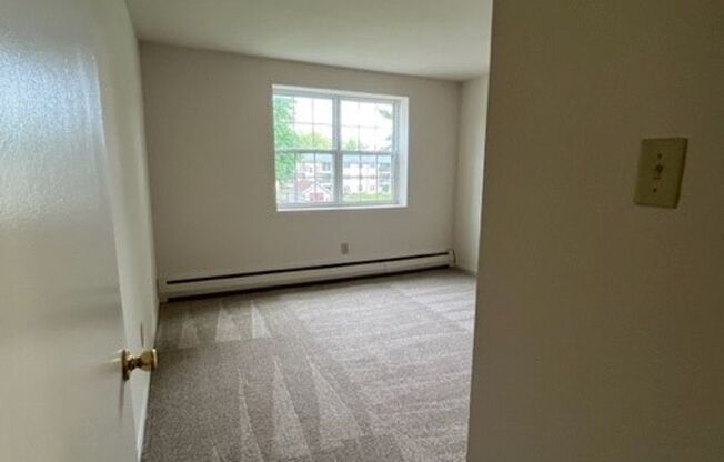 2 beds, 1 bath, 900 sqft, $1,525, Unit 123