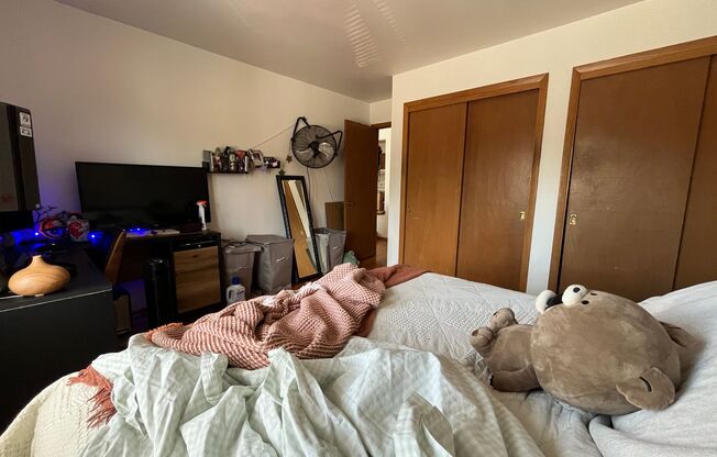 1 bed, 1 bath, $1,015, Unit 18