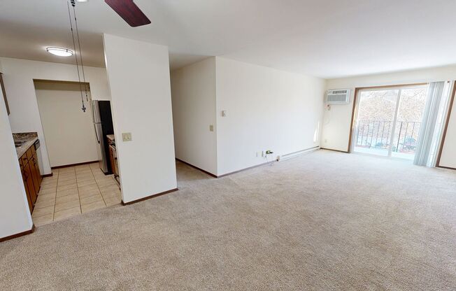 2 beds, 1 bath, 965 sqft, $1,675, Unit 7740CG