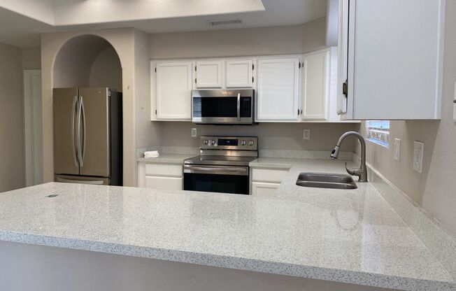 Must See 2/2.5 Condo in Pointe South Mountain!!