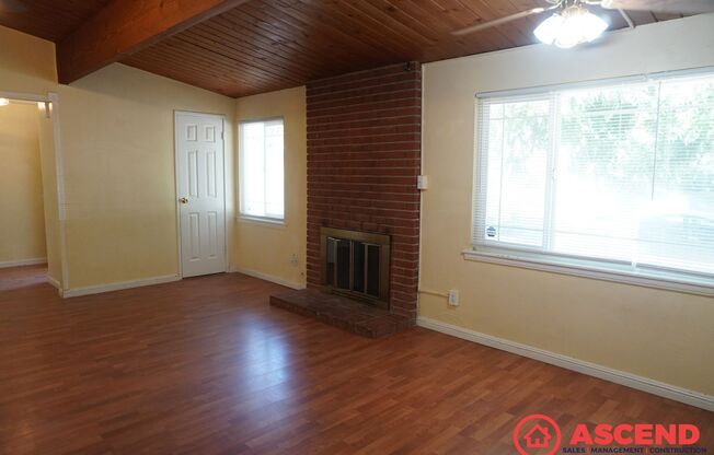 Spacious home located In Northeast Bakersfield!