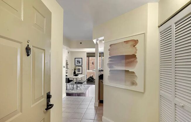 Amazing 1 Bedroom 1 Bathroom Condo With Sunroom in Sought After Westview