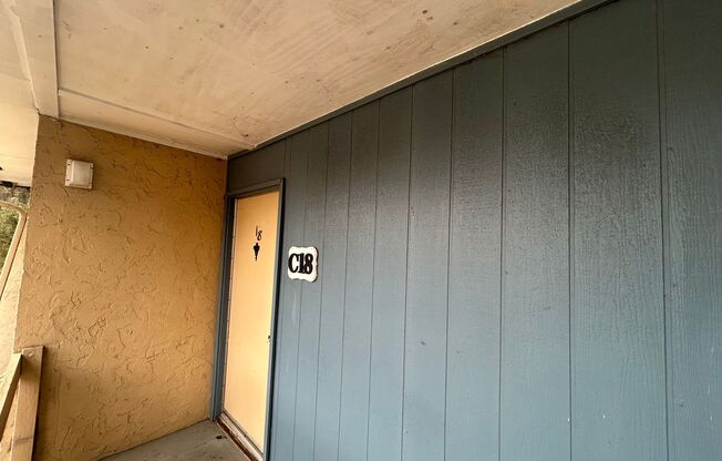 2 beds, 1 bath, $1,200, Unit Unit C-18