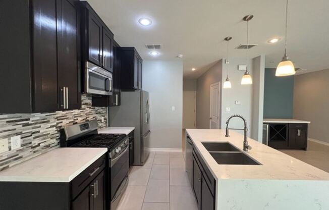 7926 Elka Loop