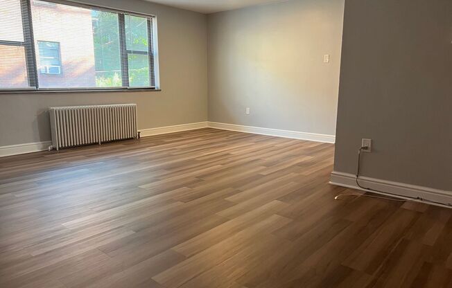 2 beds, 1 bath, 800 sqft, $1,840, Unit 6224 Fifth Ave. #315F