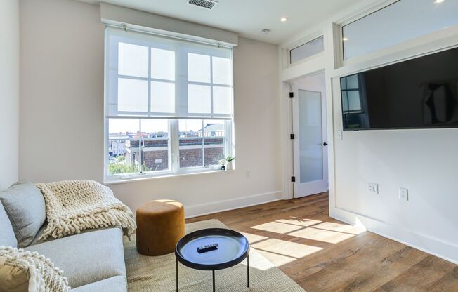 1 bed, 1 bath, 110 sqft, $1,490