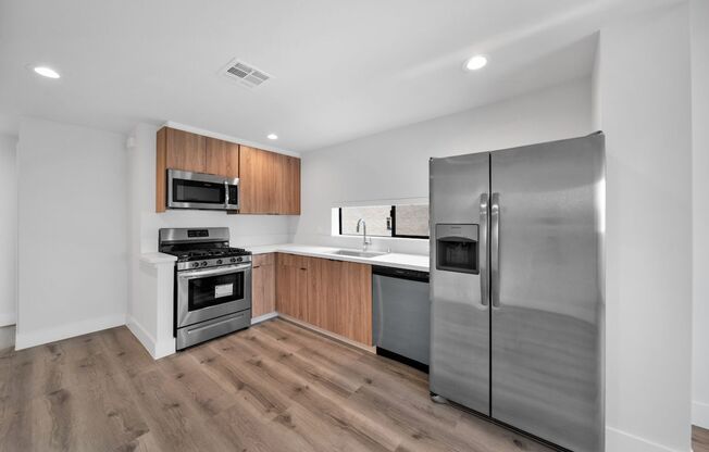 3 beds, 3.5 baths, 1,222 sqft, $3,895, Unit 11524 1/2