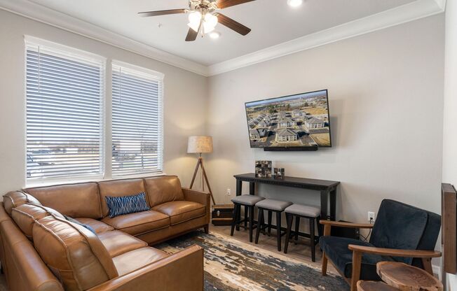 3 beds, 2 baths, 1,304 sqft, $1,829, Unit 568