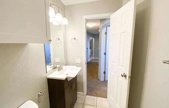 2 beds, 1 bath, $1,020, Unit Unit 304