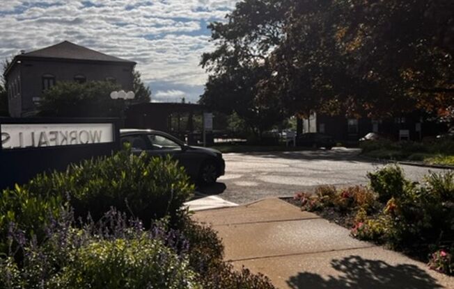 2 beds, 1 bath, $1,899, Unit 521