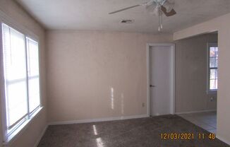 2 beds, 1 bath, $725