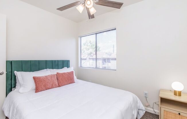 2 beds, 2 baths, 922 sqft, $1,250, Unit 1042