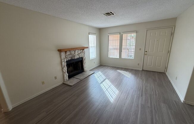 BEAUTIFUL CORNER UNIT CONDO!