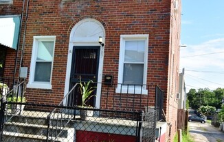 Adorable Updated End Rowhome! 2BR and 2 Bath in Brightwood