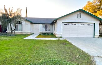 $2,295 Valentine & Clinton, Beautiful 3 Bedroom Home - N Rafael Ave, Fresno