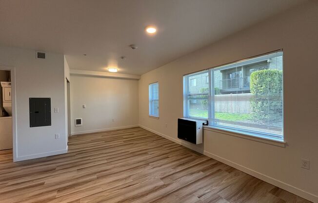 Studio, 1 bath, 480 sqft, $1,725, Unit 134