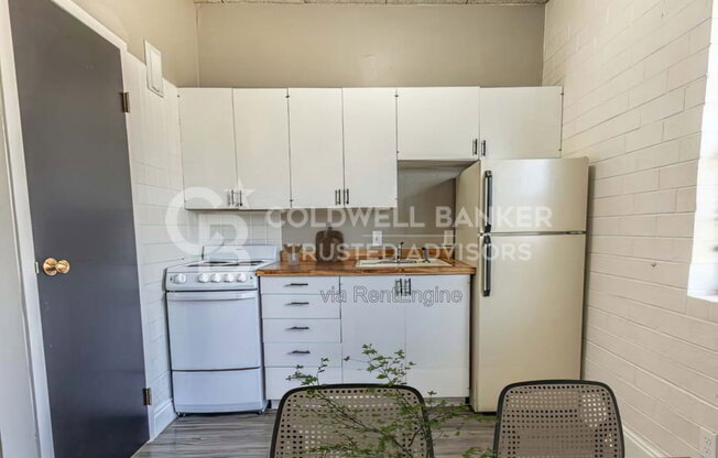 1 bed, 1 bath, 650 sqft, $680, Unit 208