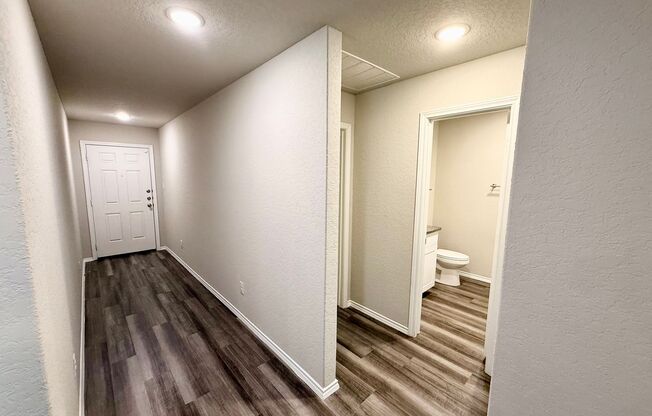 Gorgeous 3-bedroom, 2 Bathroom, Minutes from Randolph AFB