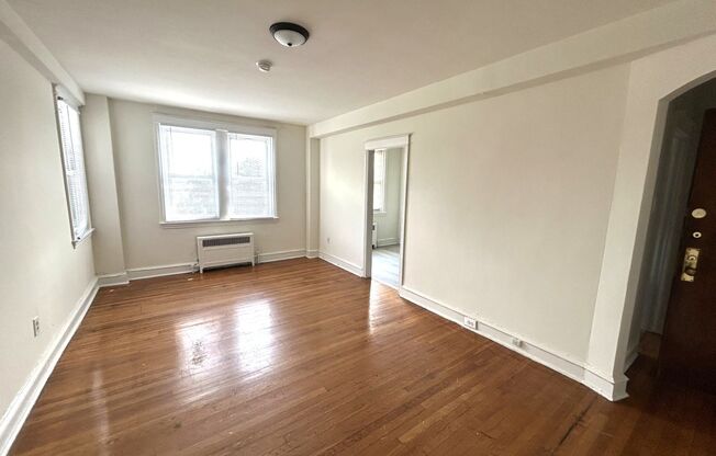 Studio, 1 bath, 400 sqft, $989, Unit A403