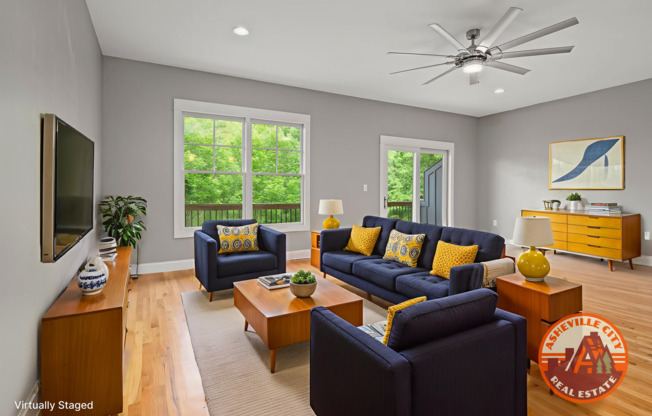 Beautiful & Modern 3-Bedroom Townhome near Downtown Asheville (Garage Included)
