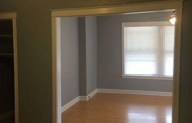 2 beds, 1 bath, 1,038 sqft, $975