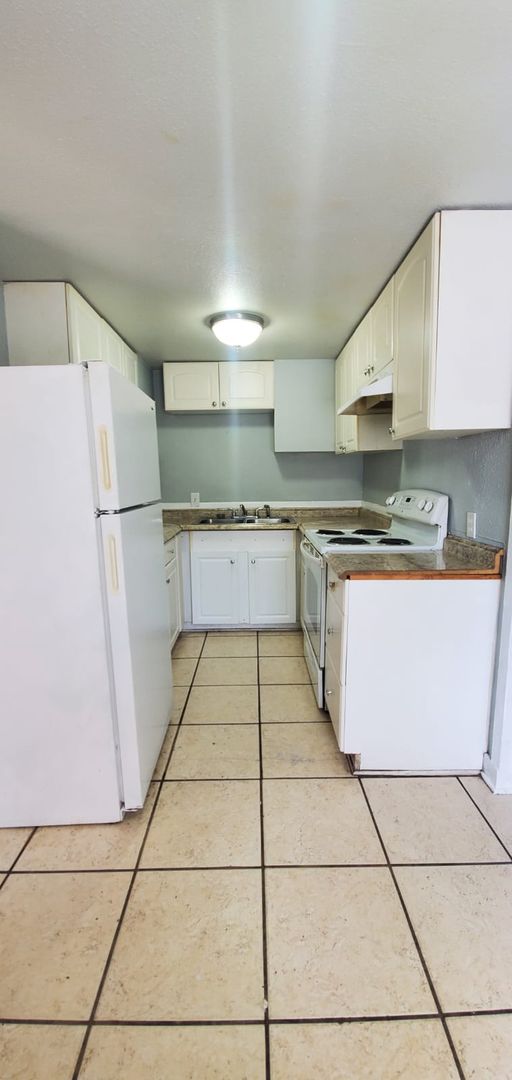 $300 OFF FIRST MONTHS RENT MOVE-IN SPECIAL!!