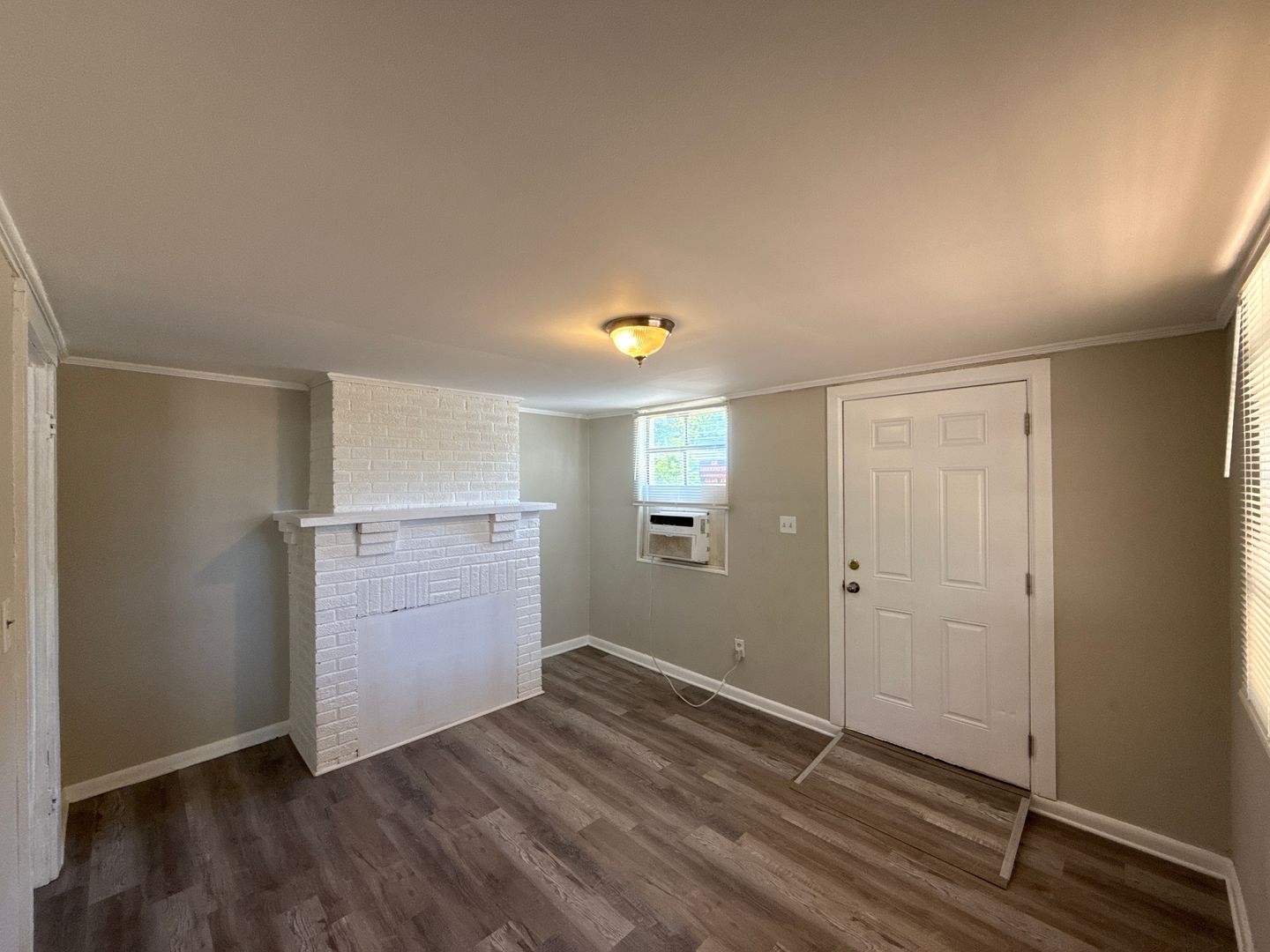 2-Bedroom Duplex!