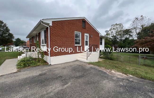 3 beds, 1.5 baths, $1,695