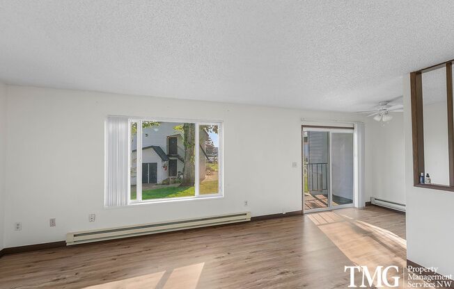 2 beds, 1 bath, 778 sqft, $1,450, Unit 10